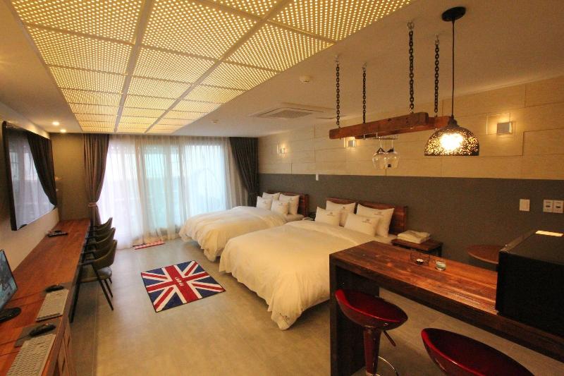 Nova Hotel image