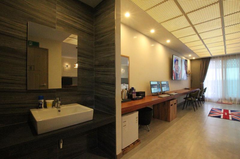 Nova Hotel image