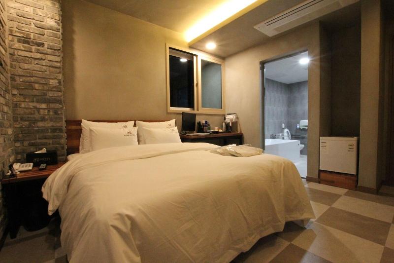 Nova Hotel image