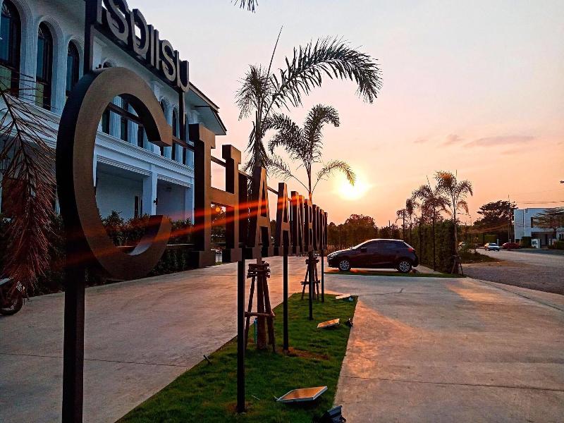 Chaanburi Boutique Resort image