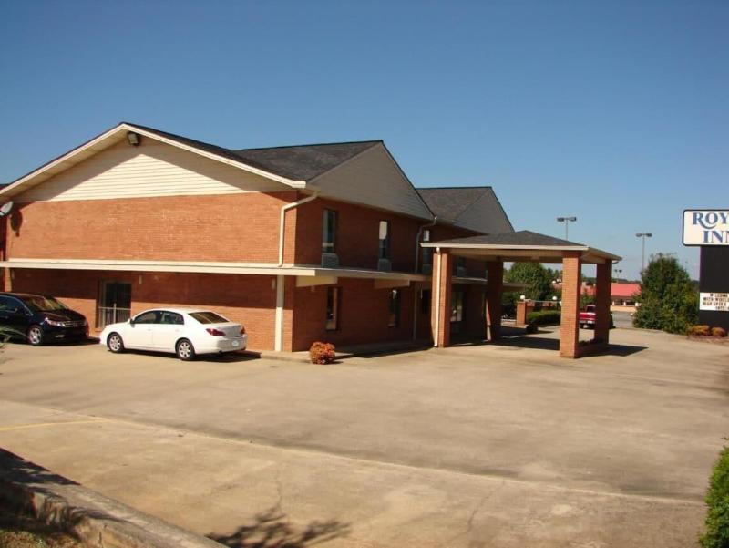 Royal Inn image
