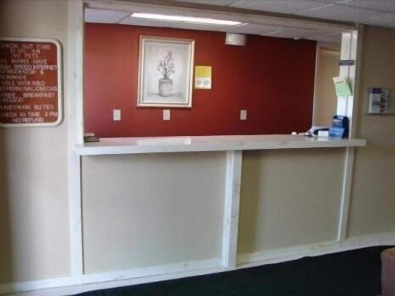 Royal Inn image