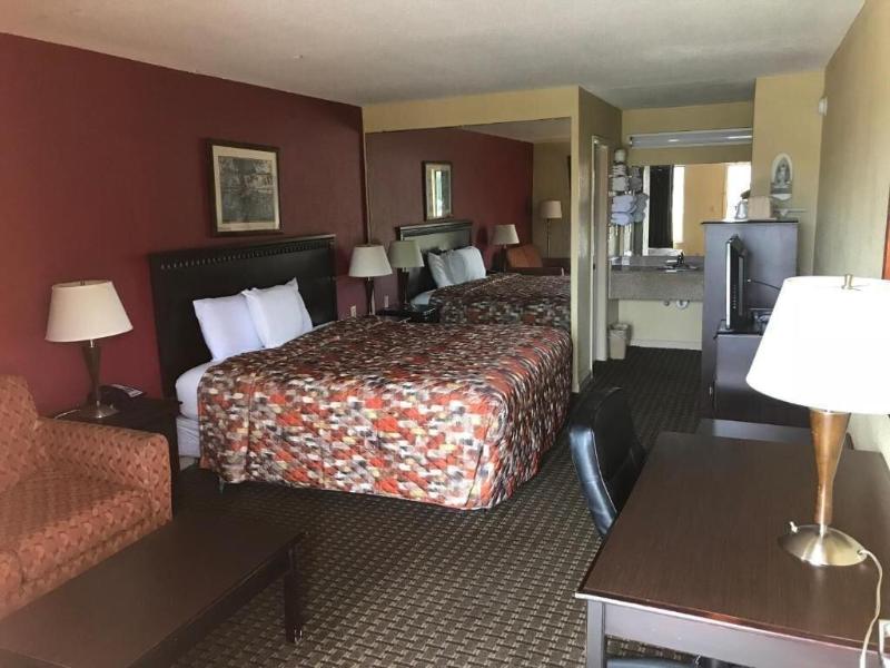 Royal Inn image