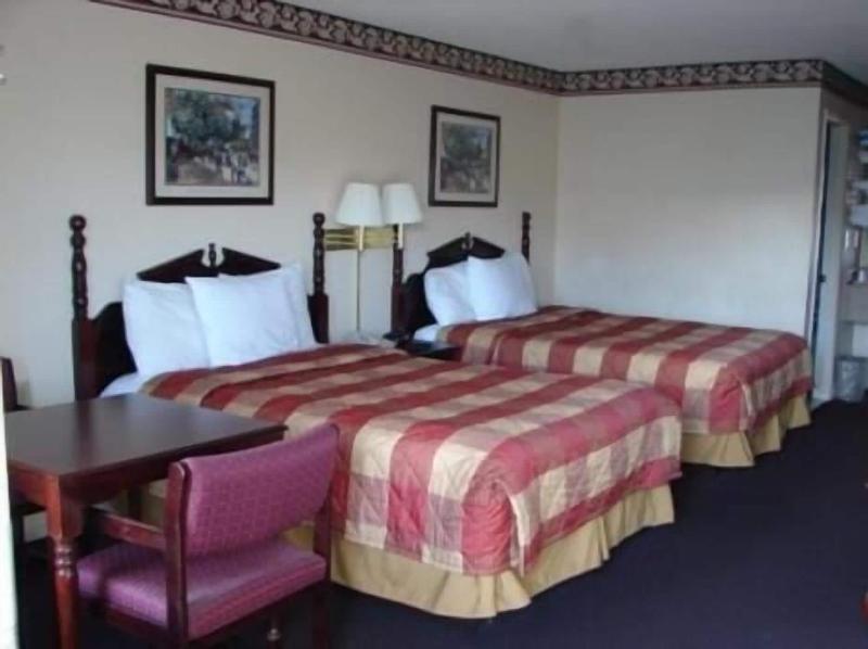 Royal Inn image