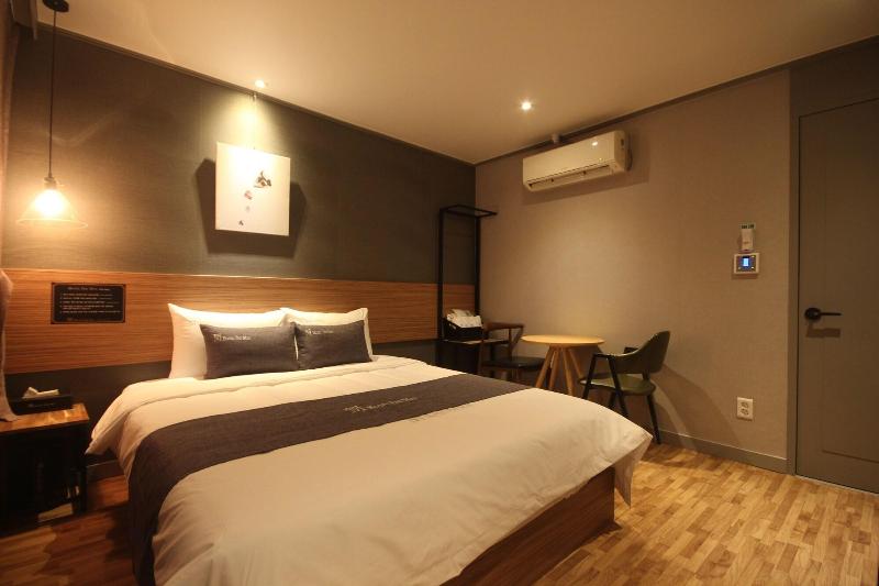 Hotel The May Gimhae image