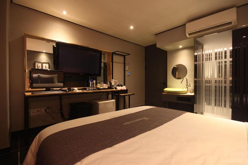 Hotel The May Gimhae image