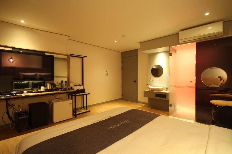 Hotel The May Gimhae image