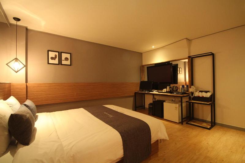 Hotel The May Gimhae image