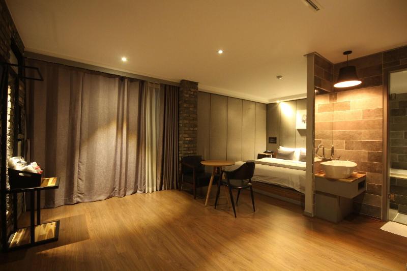 Hotel The May Gimhae image