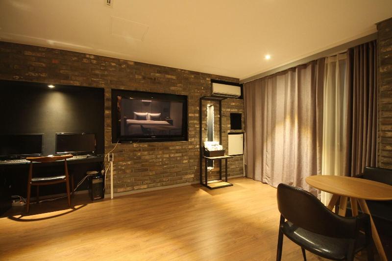 Hotel The May Gimhae image