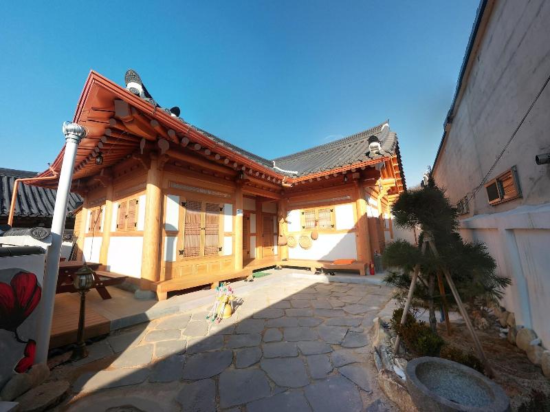 Hanokguesthouse Jangsoo image