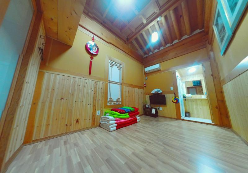 Hanokguesthouse Jangsoo image