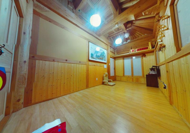 Hanokguesthouse Jangsoo image