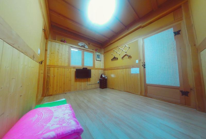 Hanokguesthouse Jangsoo image