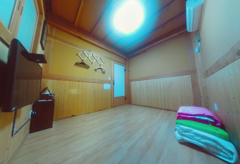 Hanokguesthouse Jangsoo image