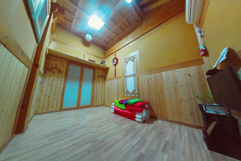 Hanokguesthouse Jangsoo image