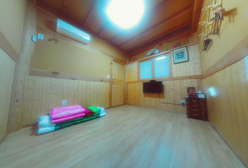 Hanokguesthouse Jangsoo image