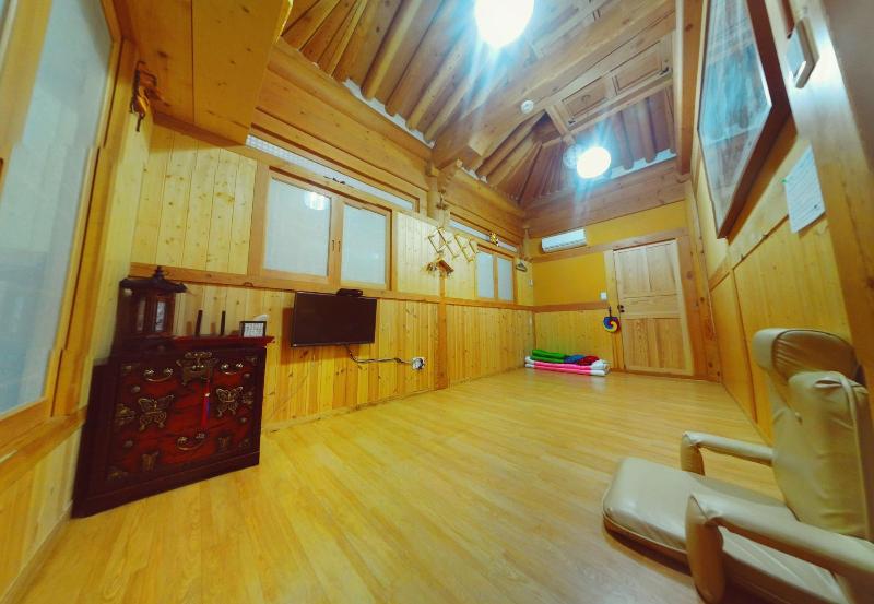 Hanokguesthouse Jangsoo image