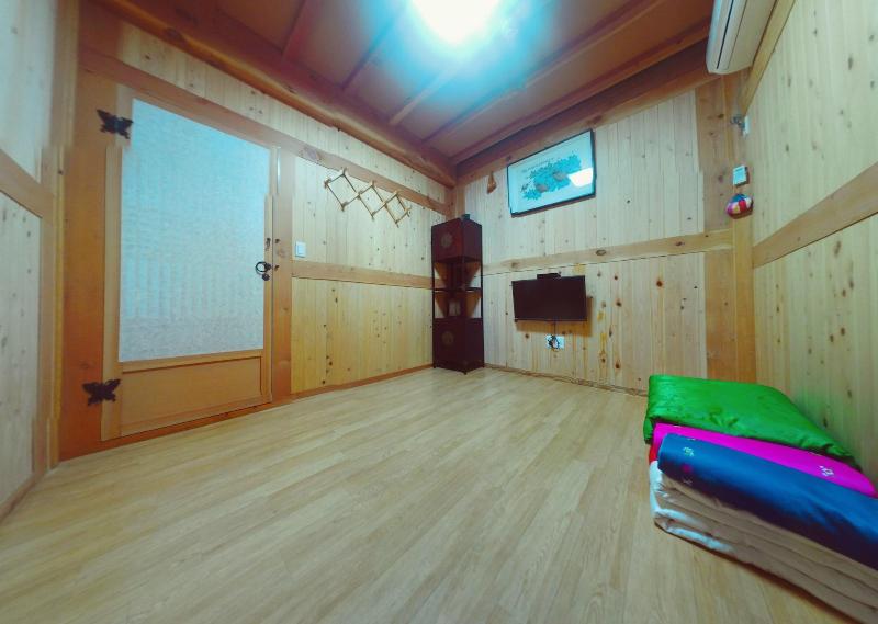 Hanokguesthouse Jangsoo image