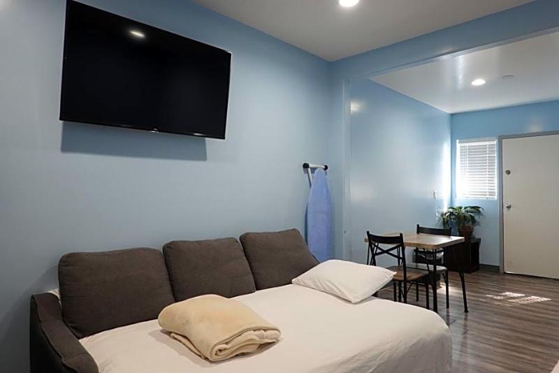 24 Hours Motel image