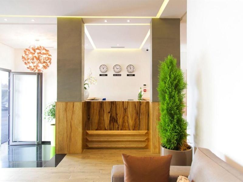 Smarts Hotel image