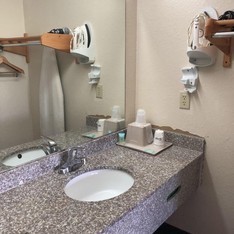 Clairmont Inn image