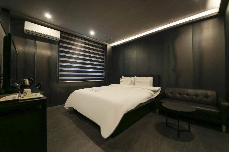 Hotel Pandora image