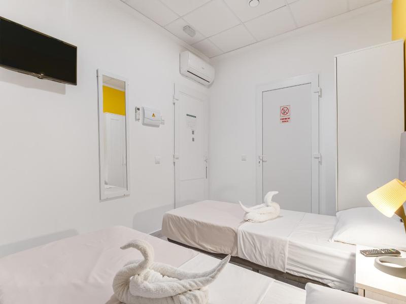 7A Hostal image