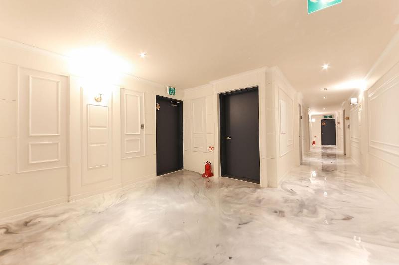 W Lounge Hotel image