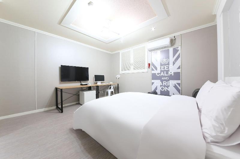 W Lounge Hotel image