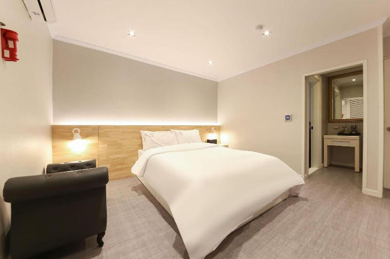 W Lounge Hotel image