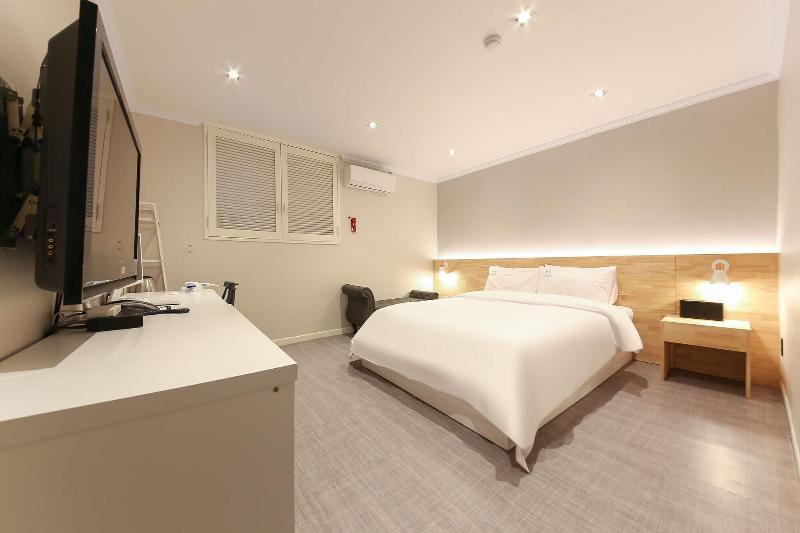 W Lounge Hotel image