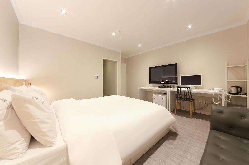 W Lounge Hotel image