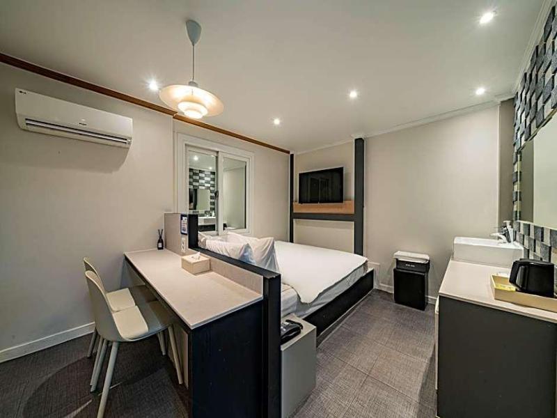 Waba Motel image