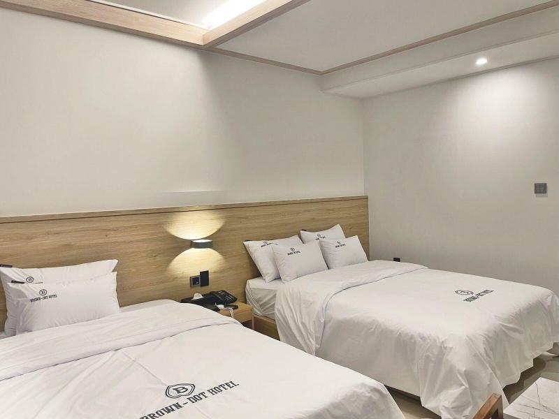 Vip Hotel image
