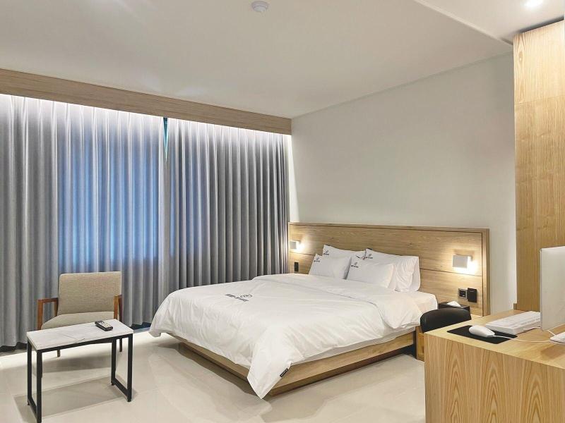 Vip Hotel image