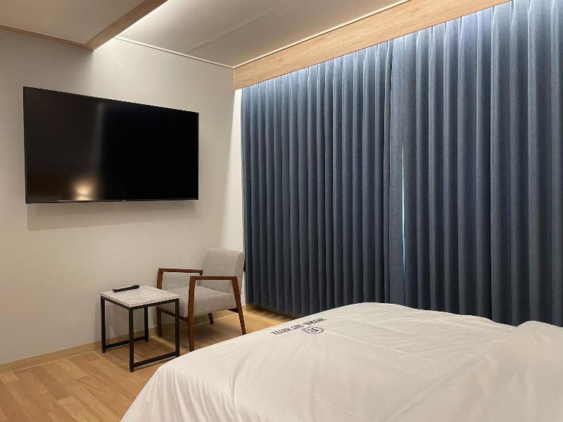 Vip Hotel image