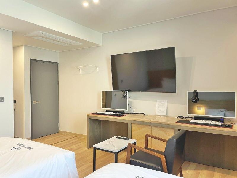 Vip Hotel image