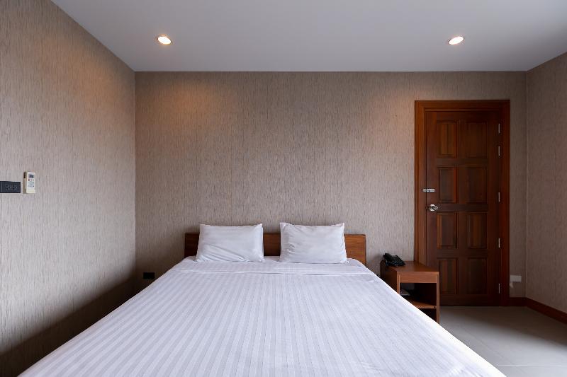 Farthai Residence by Zuzu image