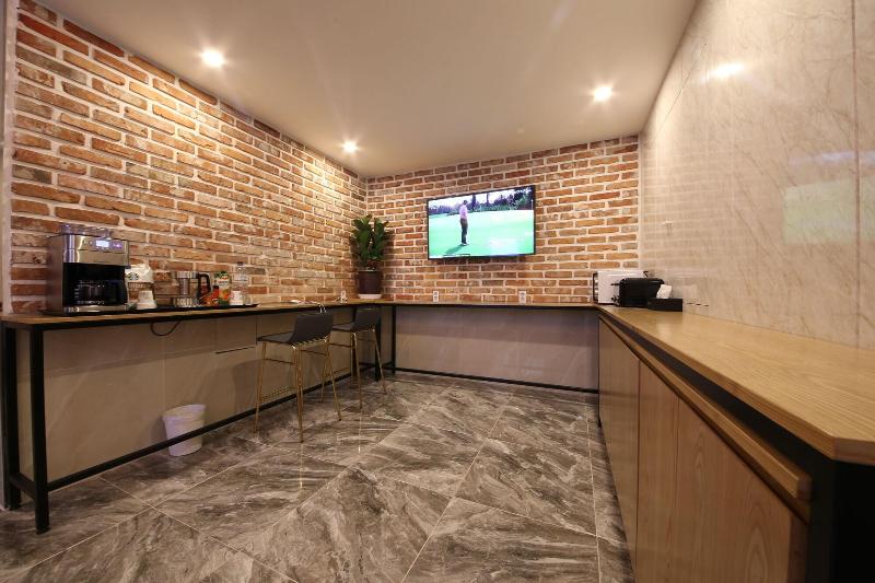 Hotel Ambers image