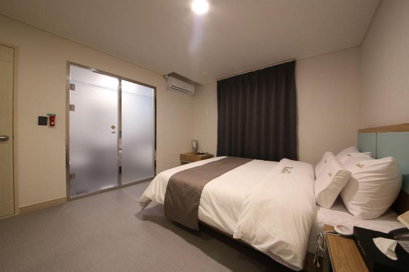 Hotel Ambers image
