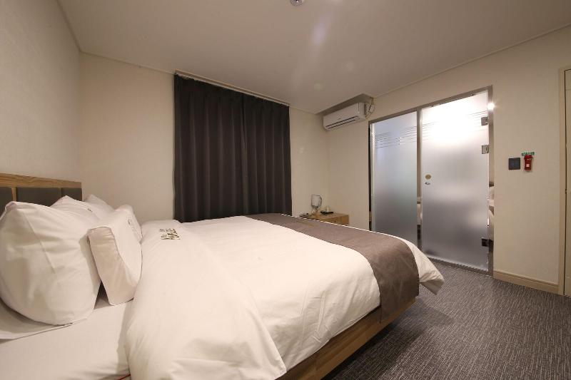Hotel Ambers image