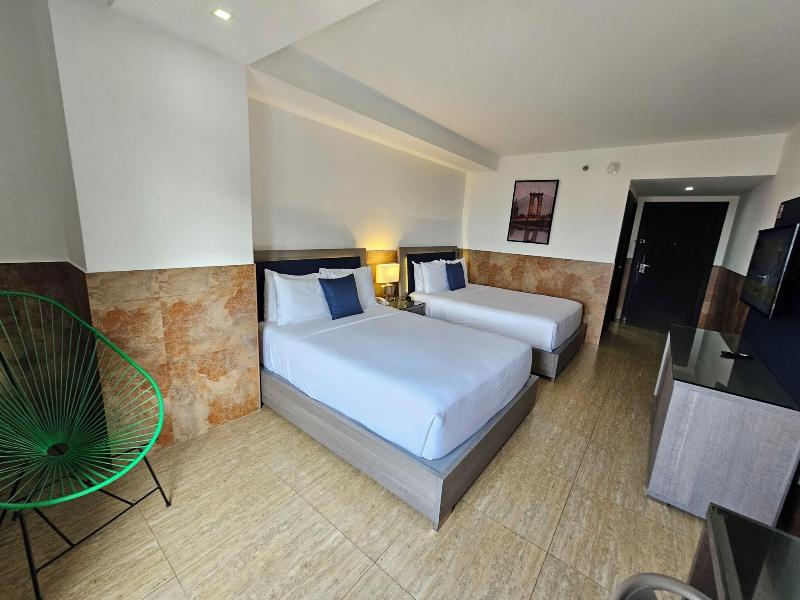 Beverly Hills: Hotel & Business image