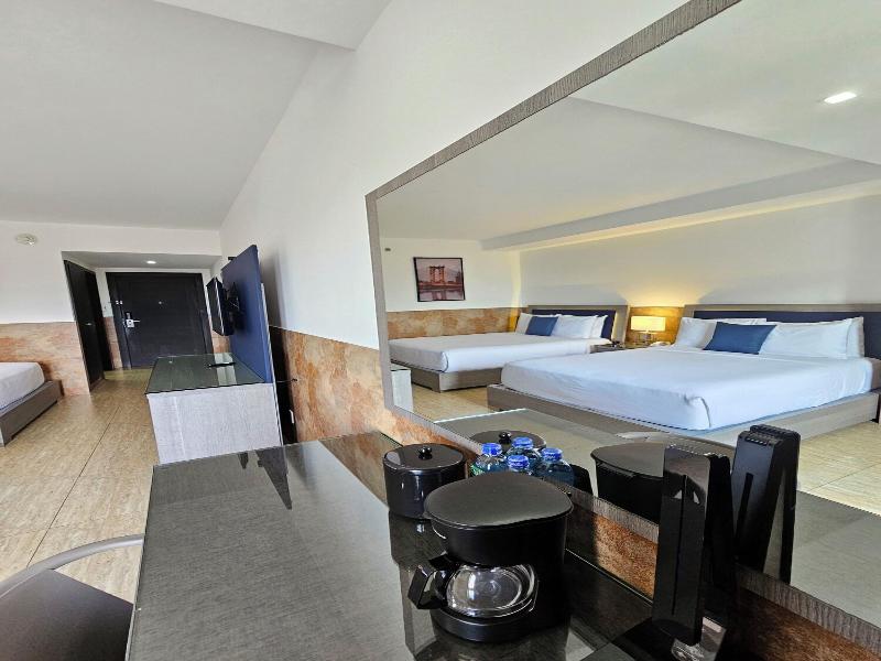 Beverly Hills: Hotel & Business image