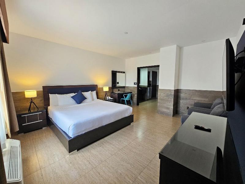 Beverly Hills: Hotel & Business image