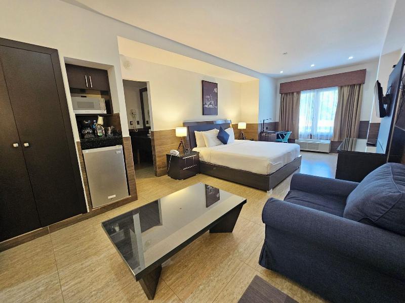 Beverly Hills: Hotel & Business image