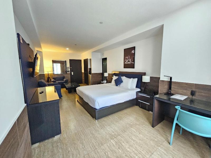 Beverly Hills: Hotel & Business image