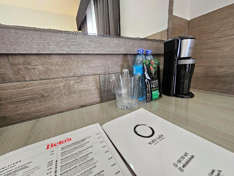 Beverly Hills: Hotel & Business image