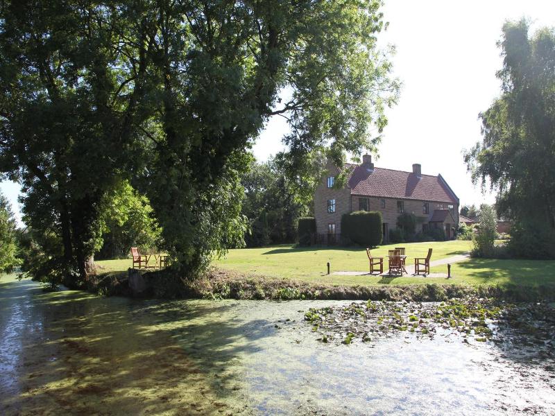 Ivy House Country Hotel image