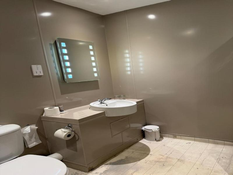 Ivy House Country Hotel image